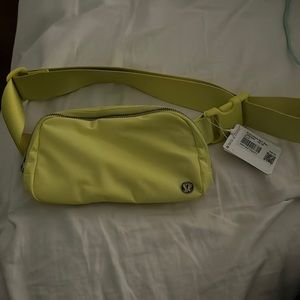 Lulu lemon belt bag